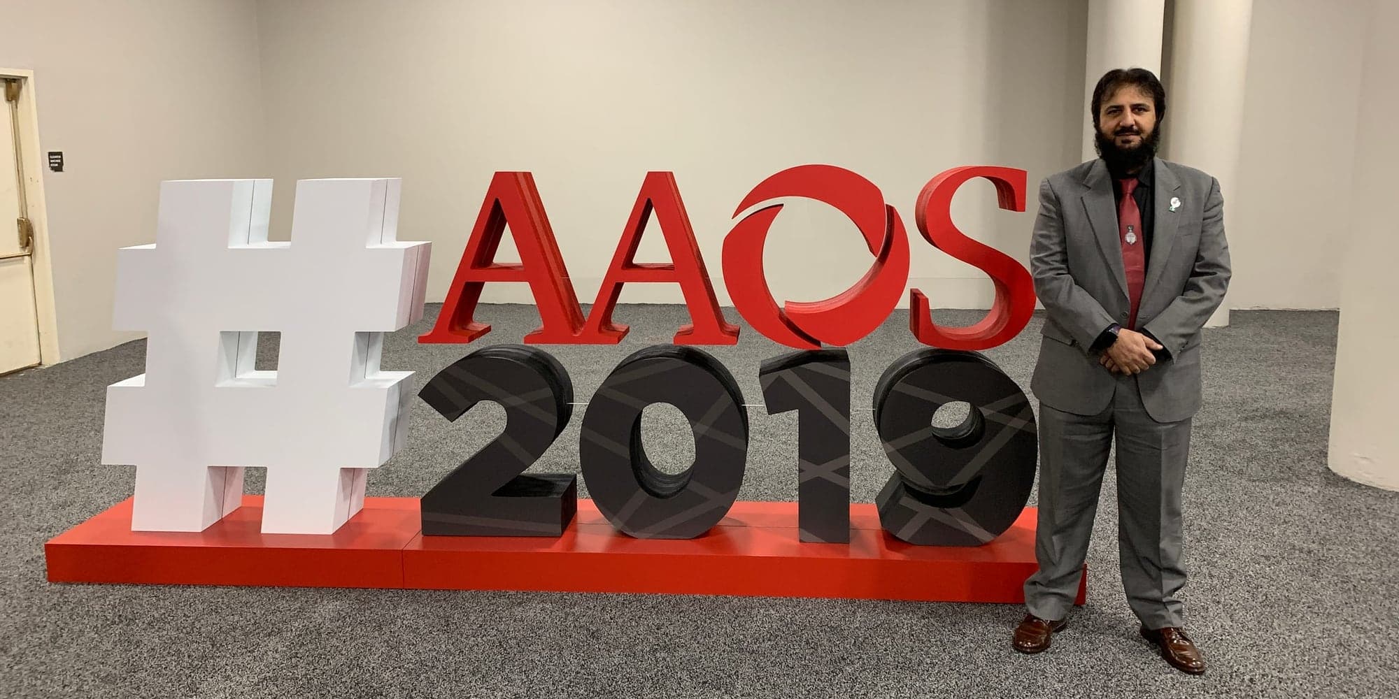Dr. Rizwan Ghafoor at the AAOS 2019 Annual Meeting of the American Academy of Orthopaedic Surgeons